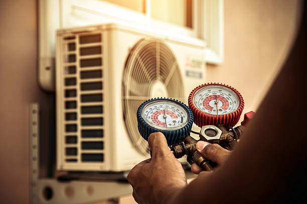 Professional Hvac technician working in Hendersonville, PA